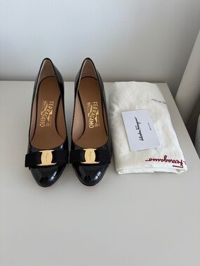 Ferragamo Vera Pumps